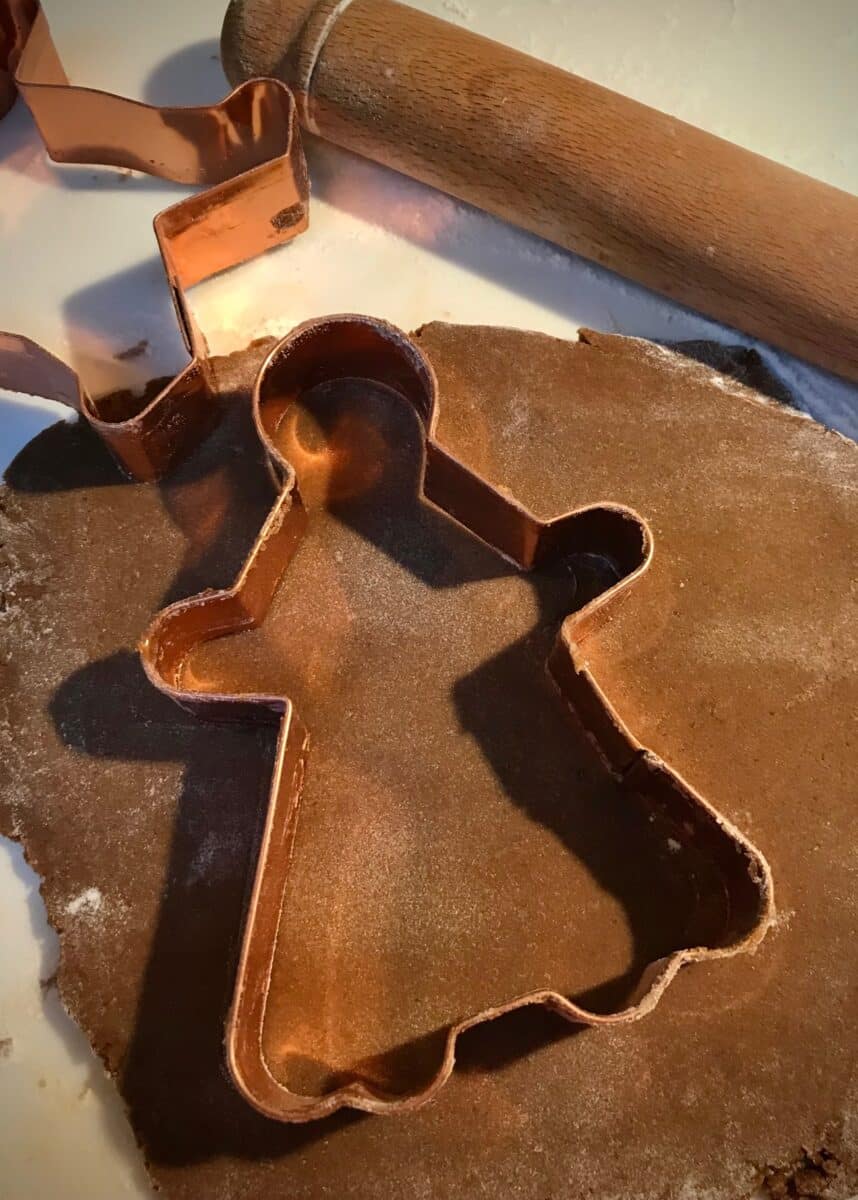 Gigerbread Lady cutter on dogh