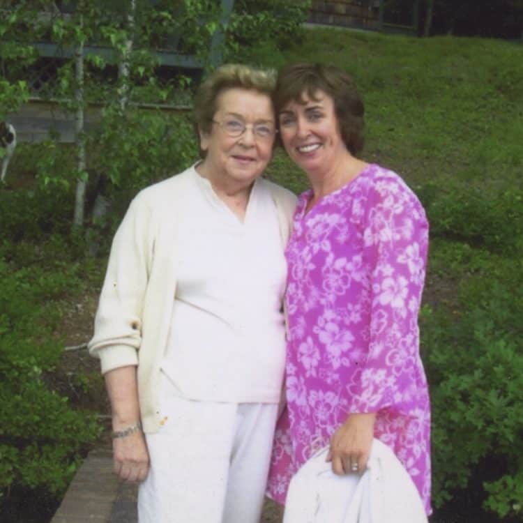 GaynorC_MEAL_1of4_2016.12Family Meal Photo